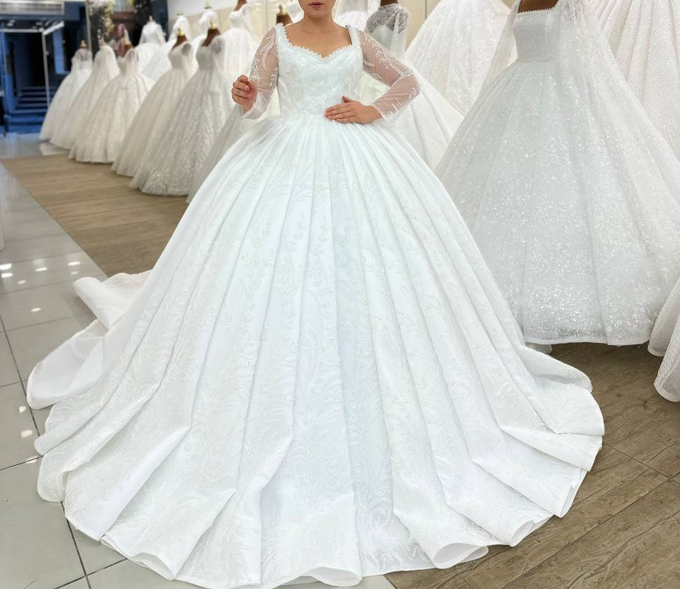 Robe de Mariée Princesse Luxury, Dentelle, Manches Longues, Col Cœur