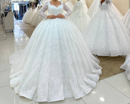 Robe de Mariée Princesse Luxury, Dentelle, Manches Longues, Col Cœur
